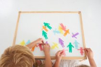 SILISHAPES LINKING PEOPLE