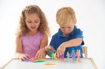 SILISHAPES LINKING PEOPLE