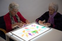 SILISHAPES LINKING PEOPLE