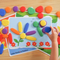 RAINBOW PEBBLES ACTIVITY SET