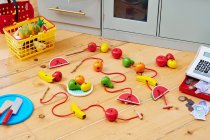 WOODEN LACING FRUITS