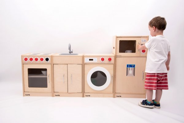 WOODEN 5 FEATURE KITCHEN SET