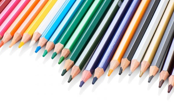 ICON BOX 24 ARTISTS STUDIO COLOUR PENCILS